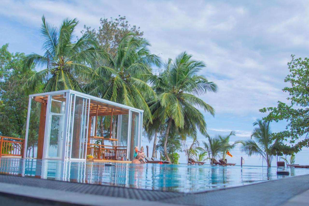 Marakolliya Beach Resort Tangalle Exterior foto