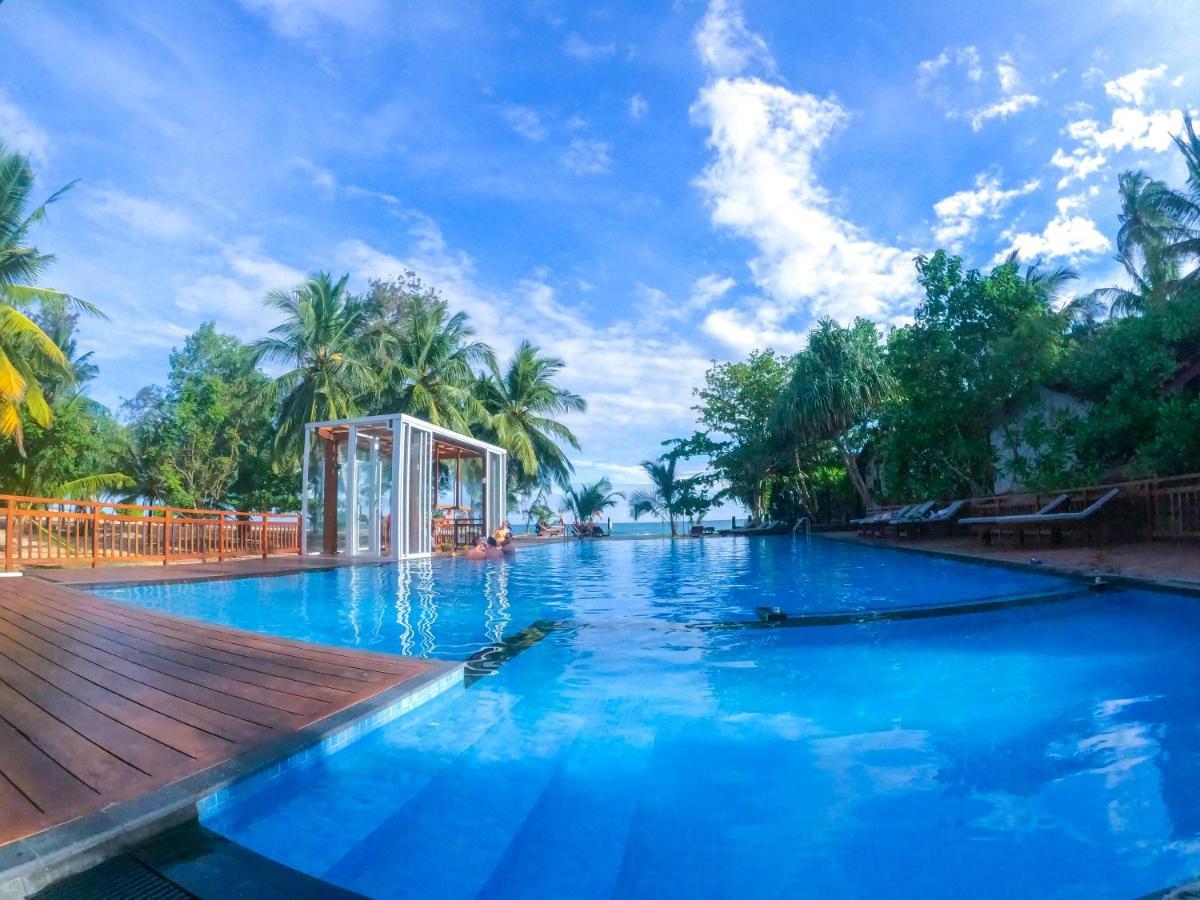 Marakolliya Beach Resort Tangalle Exterior foto