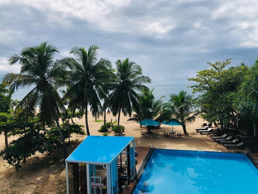 Marakolliya Beach Resort Tangalle Exterior foto